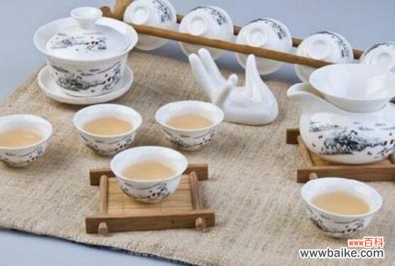 白瓷茶具怎样去除茶垢 白瓷茶具茶渍怎么去除