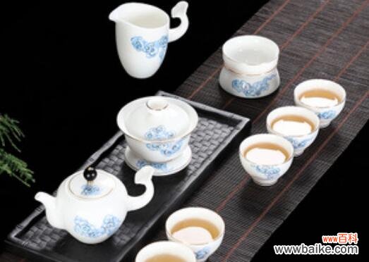白瓷茶壶壶嘴怎么清洗 白瓷茶壶壶嘴清洗方法