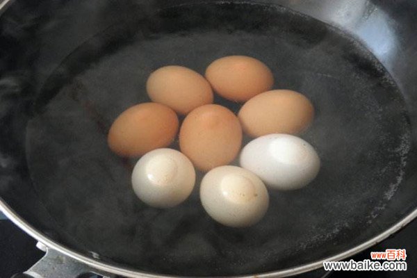 煮鸡蛋水怎么浇花
