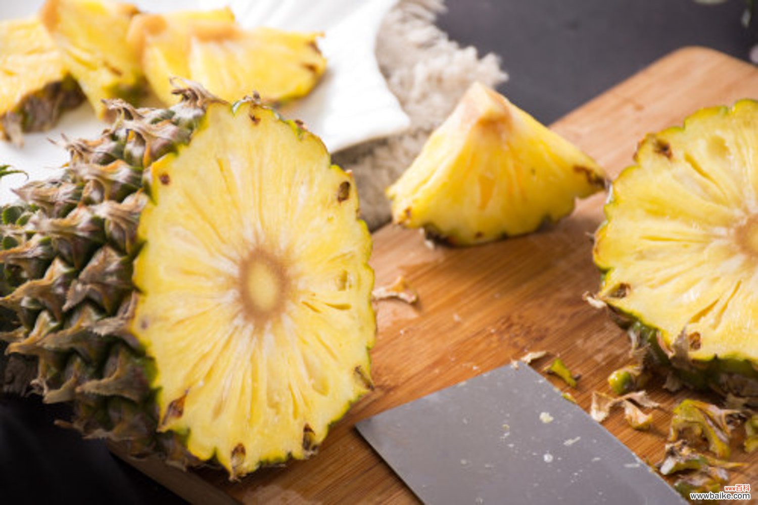 菠萝怎么削皮，菠萝去皮最简单的方法
