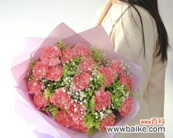 传递真爱 花语浪漫，百合康乃馨情人草玫瑰之寓意