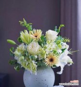 揭示花艺创作中的美学与情感 插花作品的命名与寓意