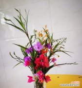 用花语诉说情感 插花作品名称寓意