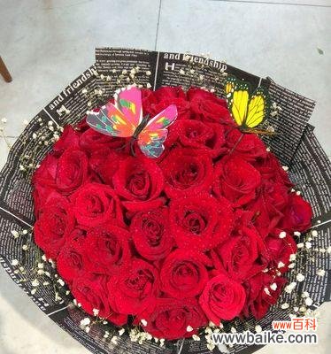 探究九朵玫瑰赠送的含义，传递爱情的语言 九朵玫瑰代表的寓意和象征