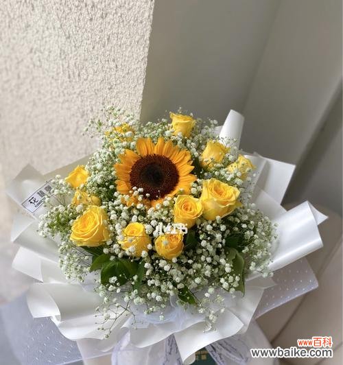 以粉黄玫瑰传递爱意与美好祝愿的意义与方式 粉黄玫瑰花束花语