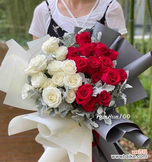 传递深情与真爱,表达长久的承诺 13朵红玫瑰的象征意义