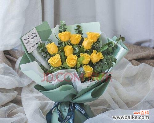 探究送黄玫瑰所蕴含的情感和意义 送黄玫瑰的含义剖析