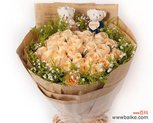 探寻香槟玫瑰传达的爱情信息 33朵香槟玫瑰花语剖析