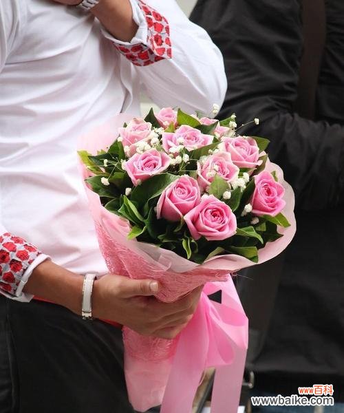 传递深情与承诺 19朵玫瑰花的花语