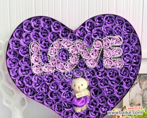 用花语传达情感 100朵玫瑰的意义