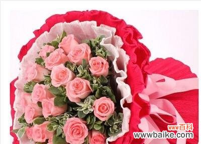 用花语诠释爱情的深度 19朵玫瑰花的象征意义