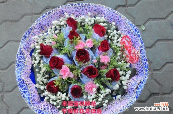 探寻友情之花的深刻含义 友情花开，永不凋零