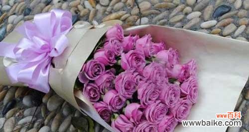 寓意深远的紫色花卉及它们在文化与生活中的含义 一朵紫玫瑰的象征意义