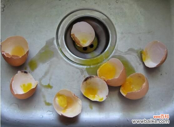 臭鸡蛋能给花做肥料吗?直接埋入花盆中可令花开爆盆