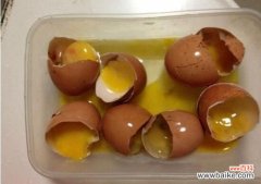 臭鸡蛋能给花做肥料吗？直接埋入花盆中可令花开爆盆