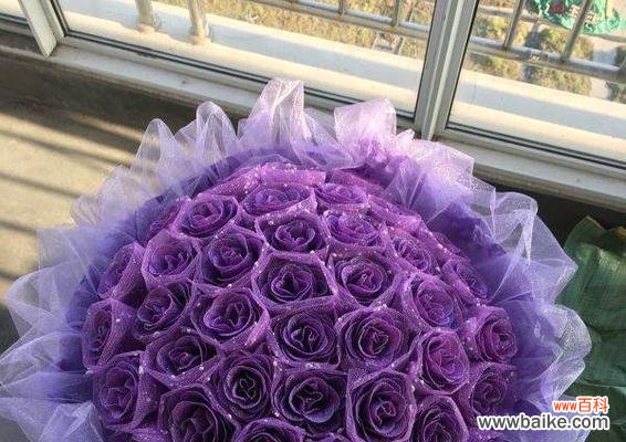 传达浪漫、真挚、激情的表达方式 44朵玫瑰花语的含义