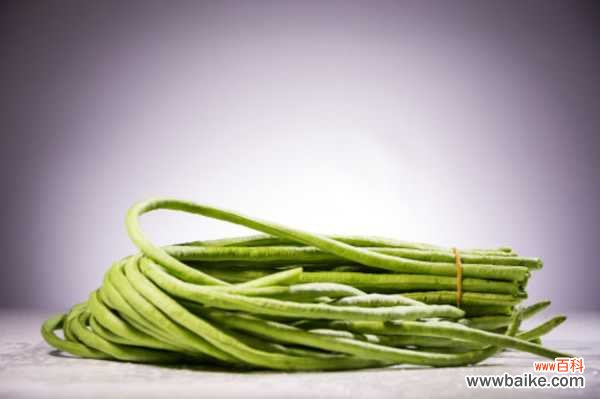 秋葵生虫了怎么办,秋葵长了蚜虫怎么处理