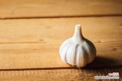 如何制作大蒜盆景