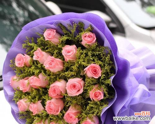 浪漫的象征意义和深刻的情感寓意 传递爱的情感——19朵粉玫瑰的花语