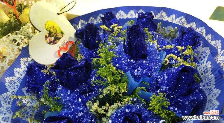 蓝色妖姬玫瑰代表什么含义？花语解读与购买指南？