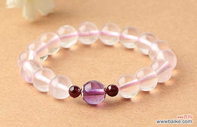 粉水晶戴右手的含义 粉水晶手链戴哪只手？
