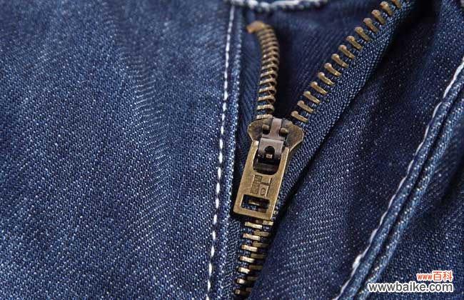 新买的牛仔裤怎么洗才不掉色 牛仔裤怎么洗不掉色？