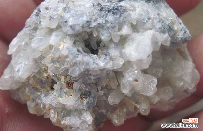 怎样识别天然水晶 天然水晶怎么消磁？