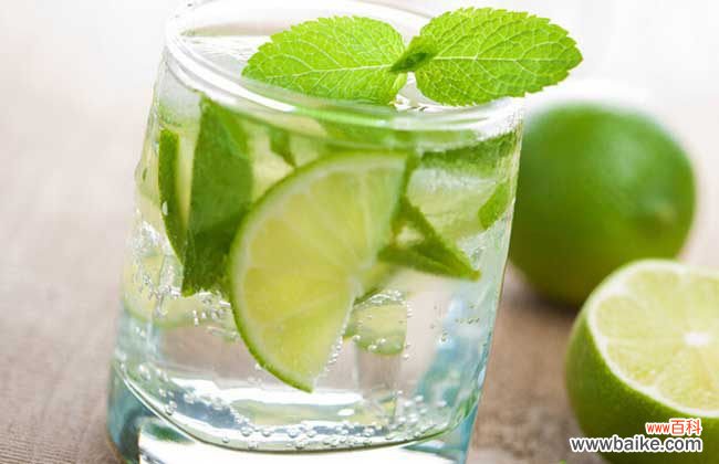 干柠檬片泡水的功效减肥法 柠檬片泡水减肥法