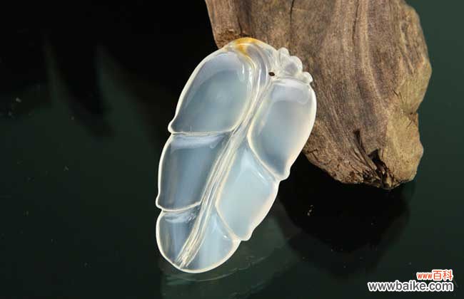 女人带玛瑙还是玉髓好 玉髓和玛瑙的区别