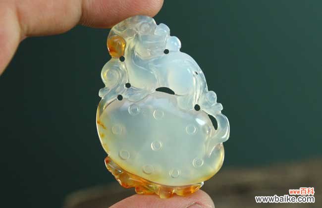 女人带玛瑙还是玉髓好 玉髓和玛瑙的区别
