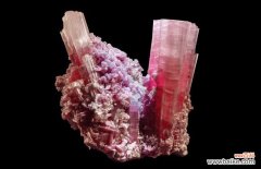 女生佩戴碧玺的禁忌 碧玺的功效与作用