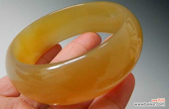 女人戴玉髓好还是玉好 黄玉髓的功效与作用