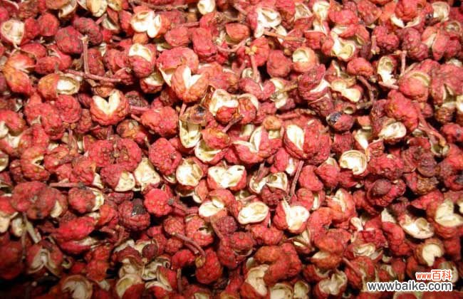 花椒水泡脚的正确方法 花椒水泡脚的功效与作用