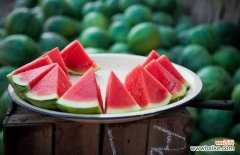 西瓜放冰箱4天还能吃吗 西瓜能放冰箱里面吗？