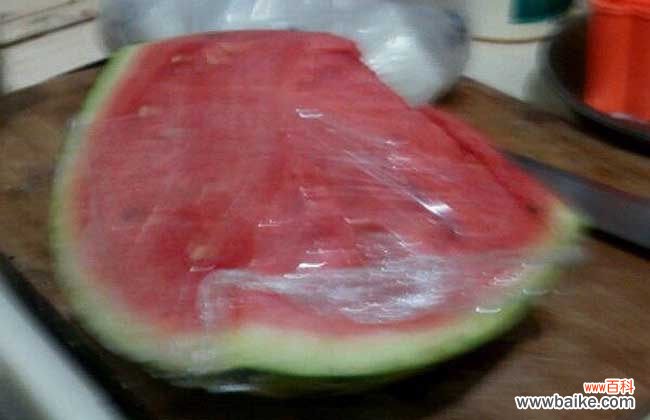 西瓜放冰箱4天还能吃吗 西瓜能放冰箱里面吗？