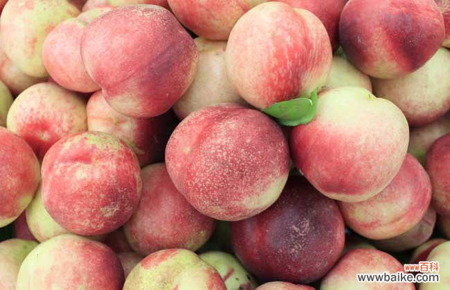 核桃放冰箱里为什么里面都黑了 桃子可以放冰箱保存吗?