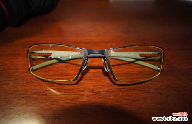 防辐射眼镜一般多少钱 防辐射眼镜有用吗？