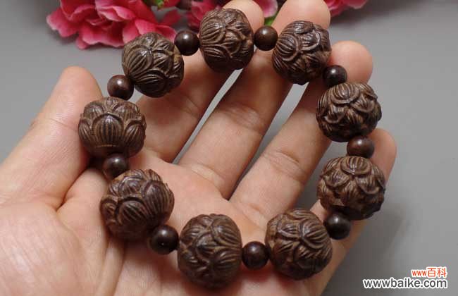 盘好的沉香手串是什么颜色 沉香手串怎么盘才好?