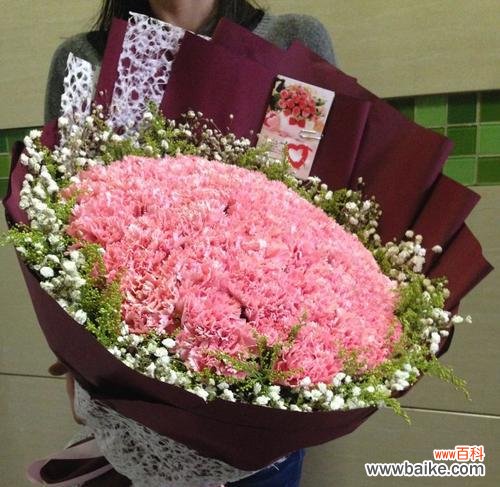 粉色康乃馨的花语是什么?如何正确表达爱意?