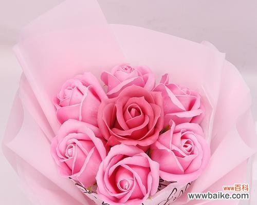 探秘七朵玫瑰分别代表的意义 七朵玫瑰的花语