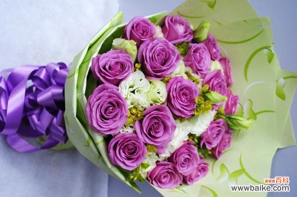 探寻紫玫瑰花语的真正含义 紫玫瑰的花语解析