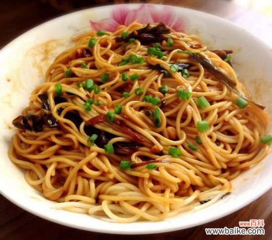 花生酱的做法:花生酱营养丰富易被人体吸收