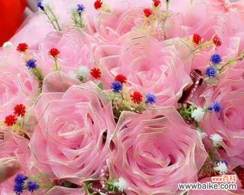 红玫瑰的意义与文化传承 18朵玫瑰花的代表意义