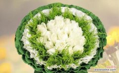 用19朵玫瑰表达心意，了解花语的含义 19朵玫瑰的花语与意义