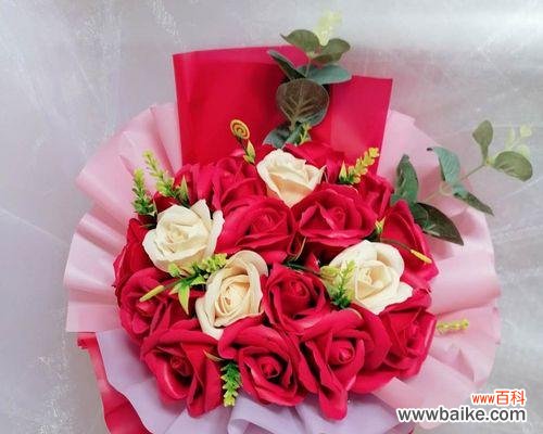 情人节给老婆送几支玫瑰？如何表达爱意？