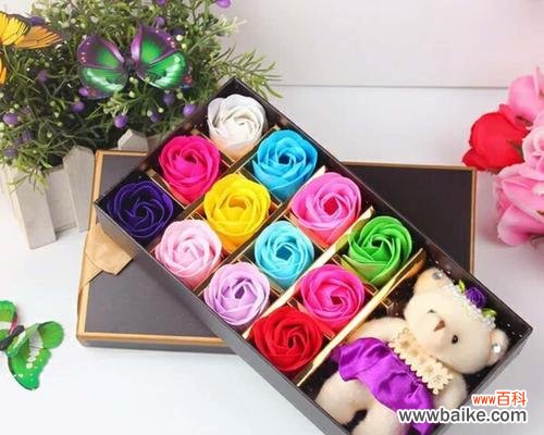 一束花，传达千言万语 12支玫瑰花的象征意义