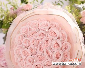 599朵玫瑰花代表什么含义？如何用英语表达？