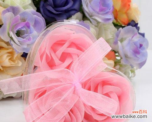 三朵玫瑰花共同的寓意是什么？