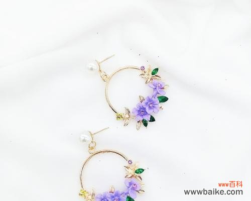 花卉耳饰圆形图案有何寓意？它代表了什么？