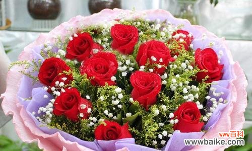 探寻红玫瑰代表爱情的深意 送11朵红玫瑰的意义